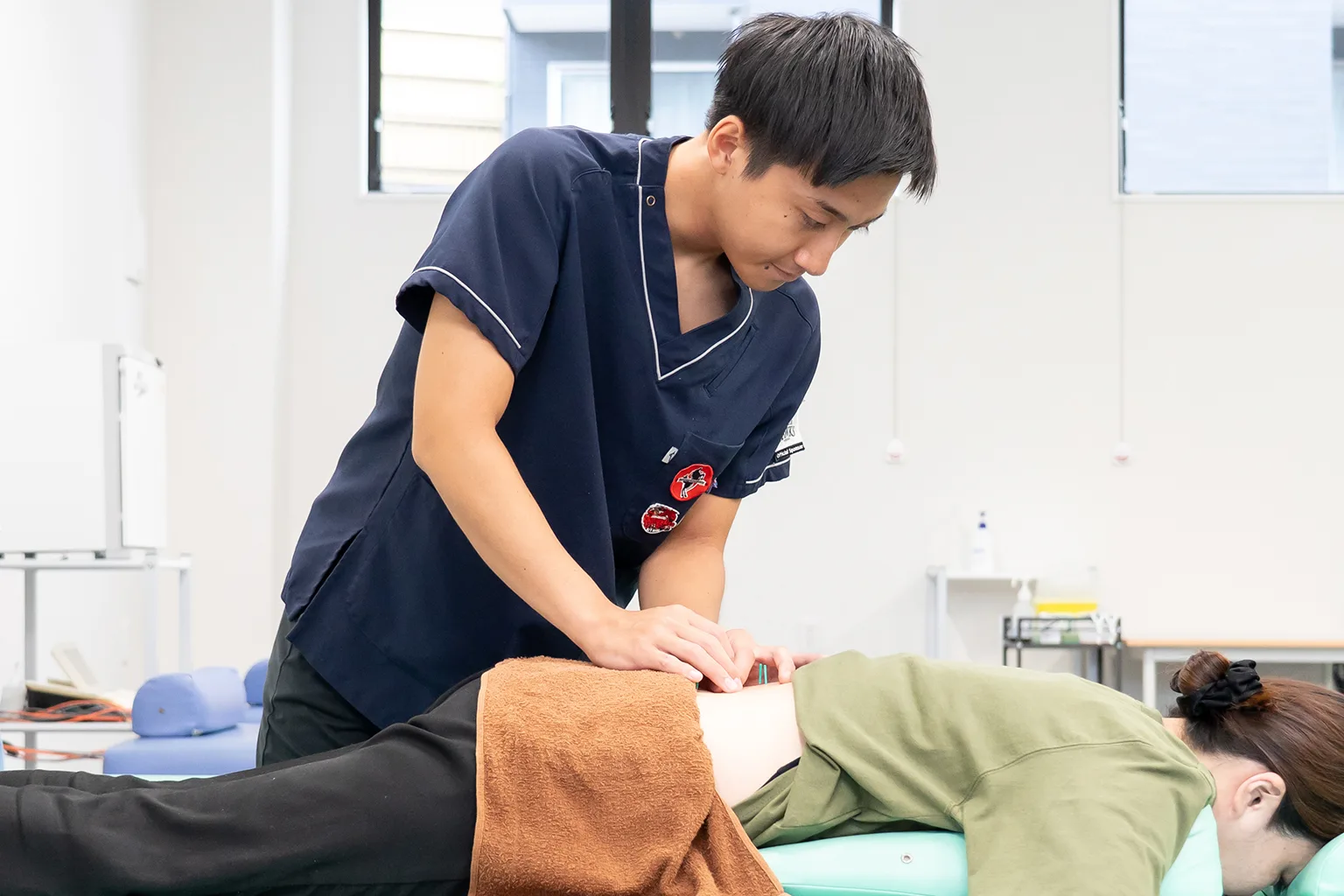 腰痛施術